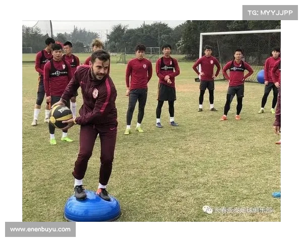 西甲球员体能训练的科学分析与提升策略探讨 西甲球员体能训练的科学分析与提升策略探讨