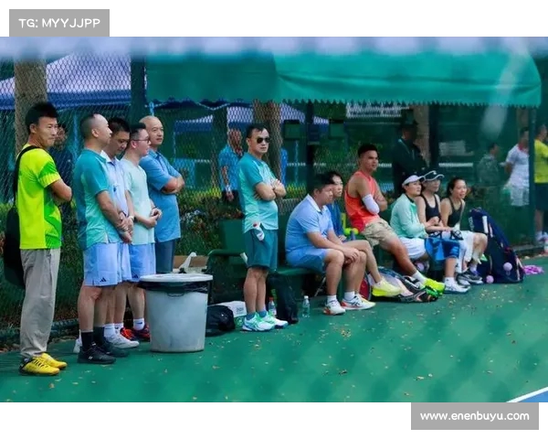 激烈对决球场争锋 网球赛季点燃你的热情与梦想 激烈对决球场争锋 网球赛季点燃你的热情与梦想